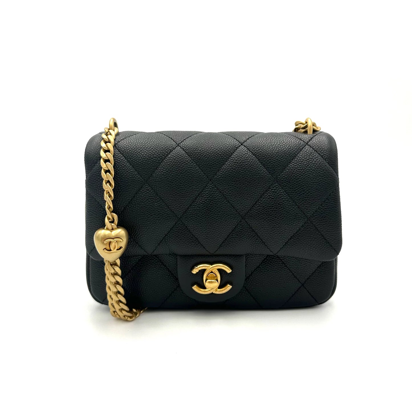 Chanel 23P Heart pearl crush 20cm