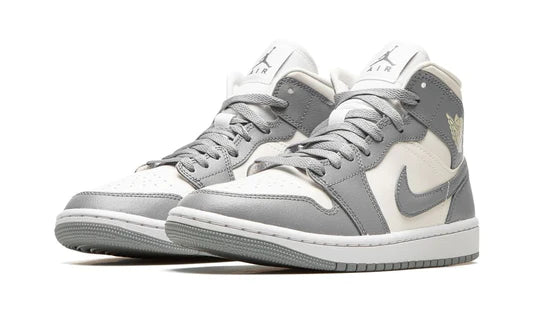 Air Jordan 1 Mid 'Stealth'