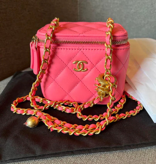 Chanel Small Vanity With Chain - Pink