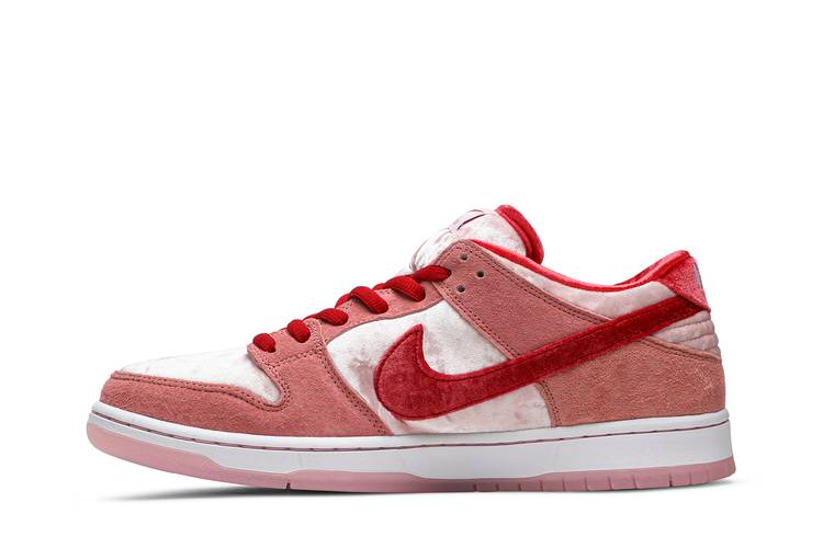 SB Dunk Low Strange Love